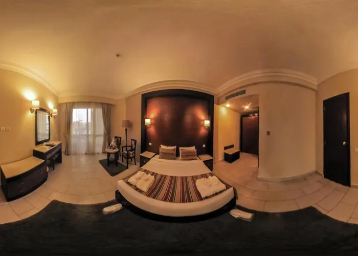 Regency Plaza Aqua Park And Resort 4*