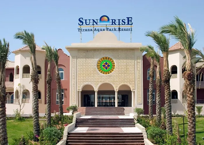 Regency Plaza Aqua Park And Resort 4*
