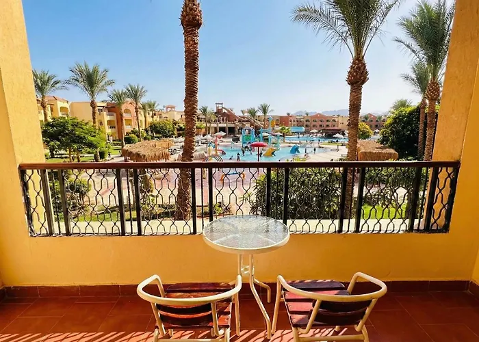 Regency Plaza Aqua Park And Resort 4*