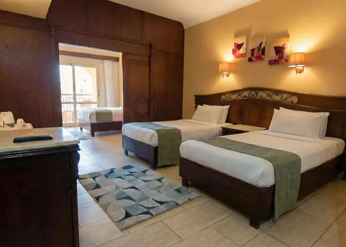 Regency Plaza Aqua Park And Resort 4*