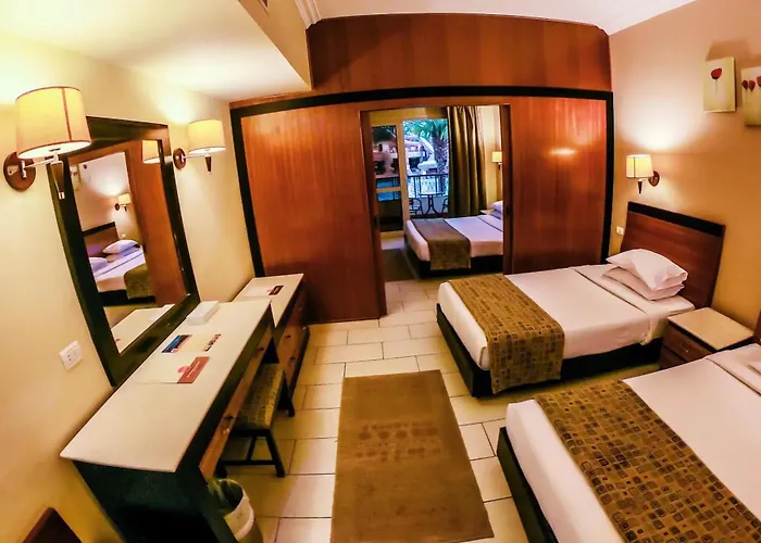 Regency Plaza Aqua Park And Resort 4*
